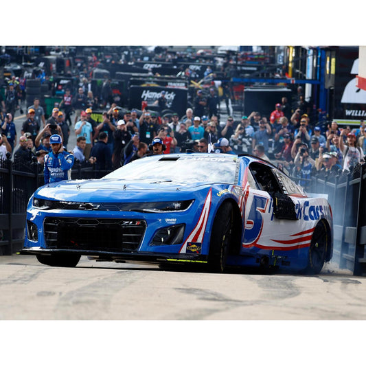 AUTOGRAPHED Kyle Larson #5 2025 Bristol 1 RACE WIN 1:24 ELITE Die-Cast